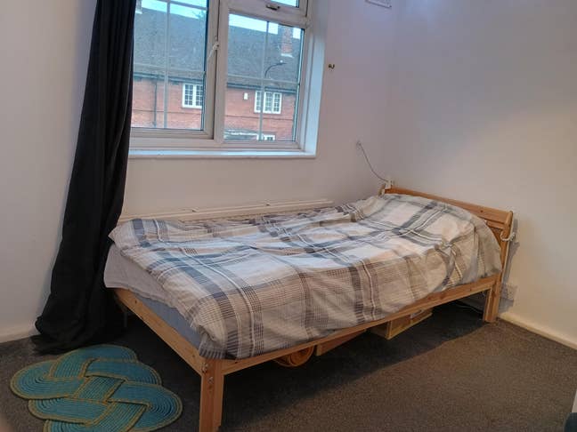 Convenient single room in East Acton Main Photo