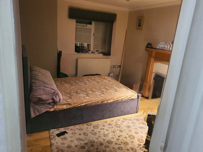 2 Mins walk from BP head Quarter in Ashford Main Photo