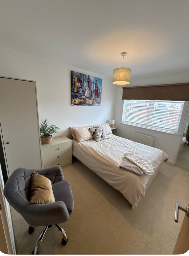 Cosy & Clean double room, Watford, bills included  Main Photo