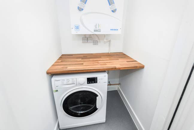 Title: Fully Furnished 1-Bed Room in 3 bed flat Main Photo