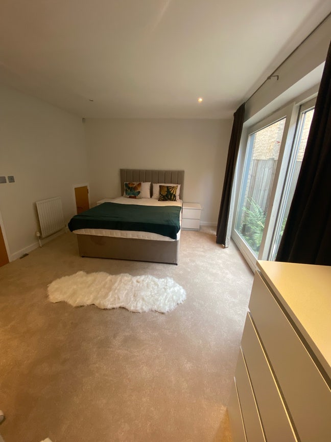 3 rooms available in the same flat Queen’s Park  Main Photo
