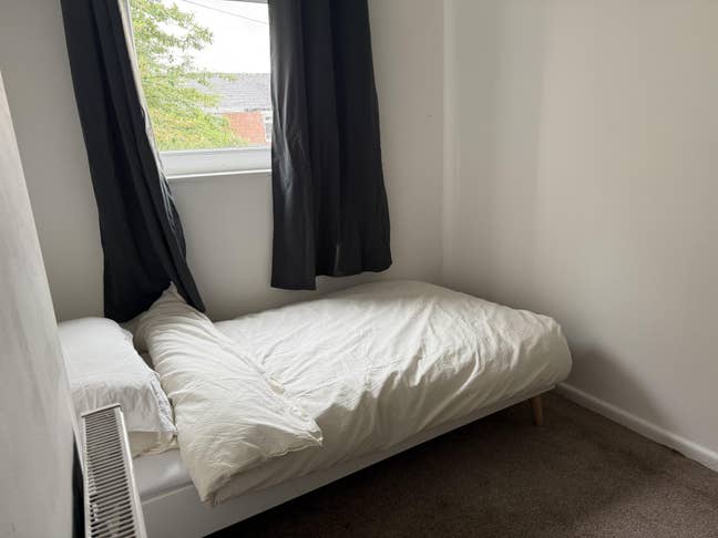 Single room in a comfortable 2 bedroom house Main Photo