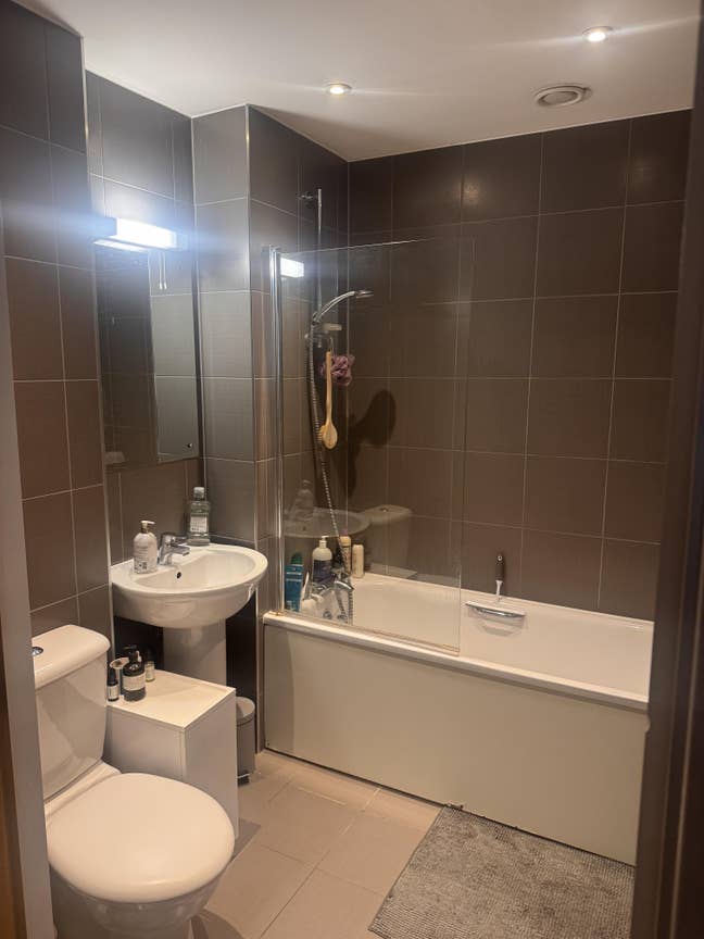 A bright and modern double room is available in my Main Photo