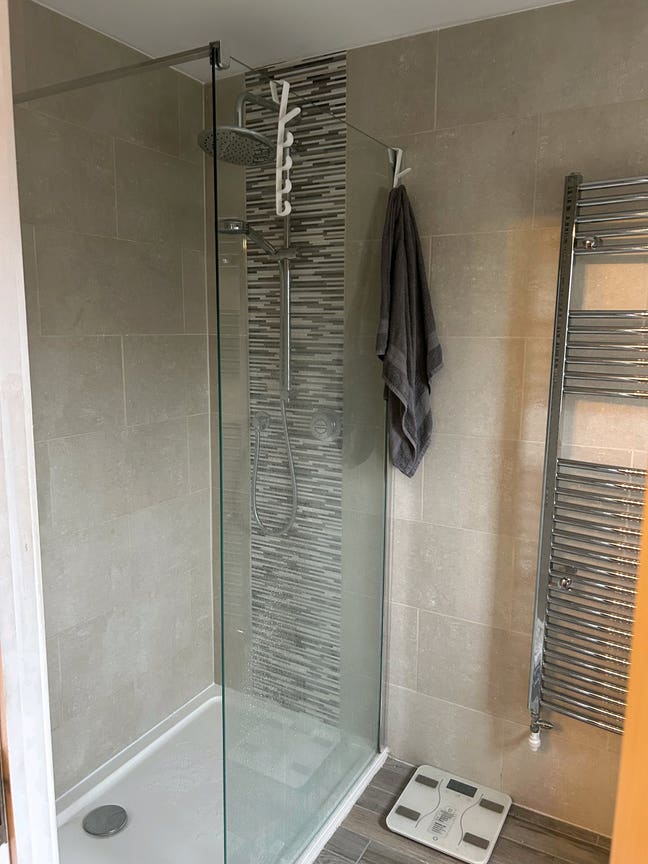 Room with Ensuite Main Photo