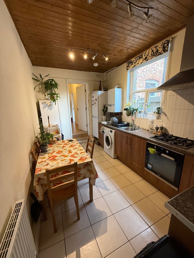 Double Room Available – Turnpike Lane / Wood Green Main Photo