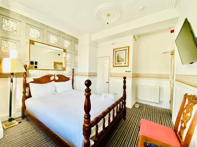 Double Room Ensuite - Blackpool North Train Main Photo