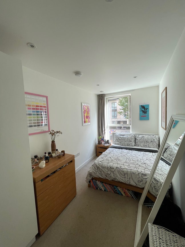 Bedroom in all girls East Village flat Main Photo