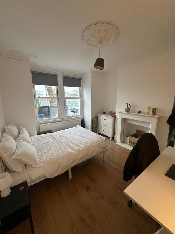 Gorgeous Large Light Double room Main Photo