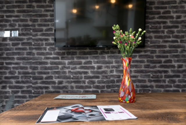 Enermous & bright en-suite double bedroom Staines Main Photo