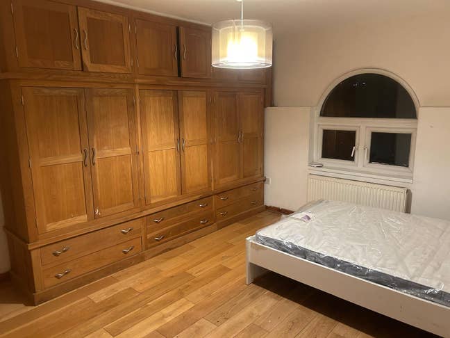 En-Suite Room Walking Distance From Beckton DLR  Main Photo