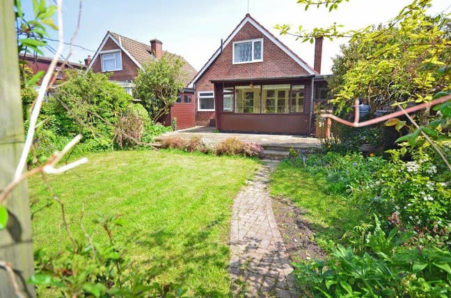 Double Room Close to Frimley Park Hospital Main Photo