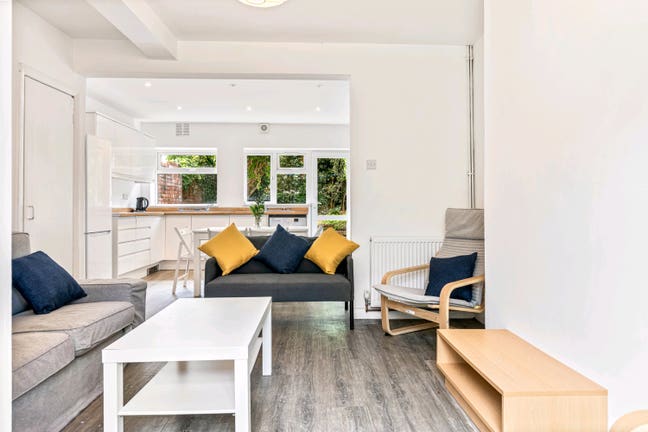 Luxury Rooms in a newly renovated house Main Photo