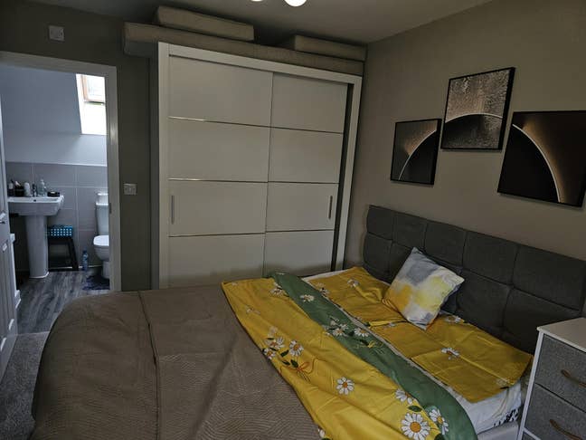 Big size Ensuit and double room for rent Main Photo