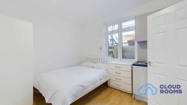 Furnished Semi Studios Near Eltham Stn Main Photo