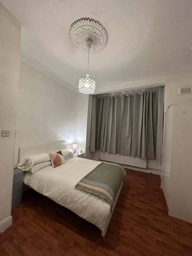 Double Room All bills included, Zone 2 Main Photo