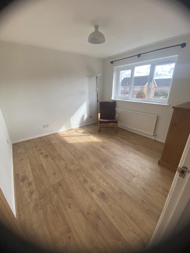 Double room, with primary use of main bathroom Main Photo