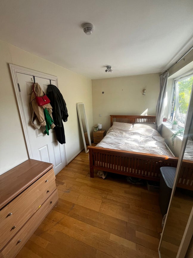 Room in 5 bedroom sociable house  Main Photo