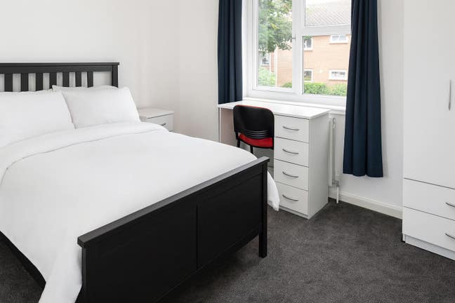Stylish Oxford Living – Donnington Bridge Rd, OX4  Main Photo