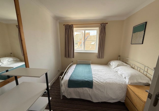Lovely Double Room.Separate Sitting Room . Main Photo