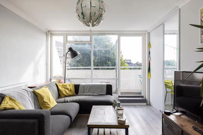 Spacious flat in the heart of Brixton  Main Photo