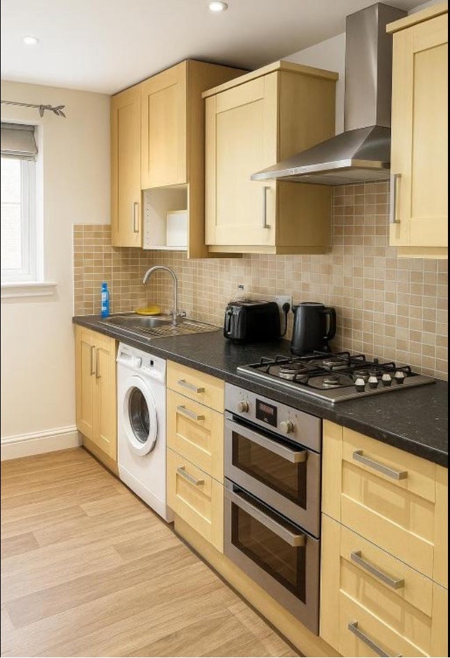 Newly Renovated Flat Main Photo