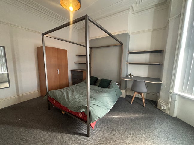 Student Rooms off Newland Avenue! Main Photo