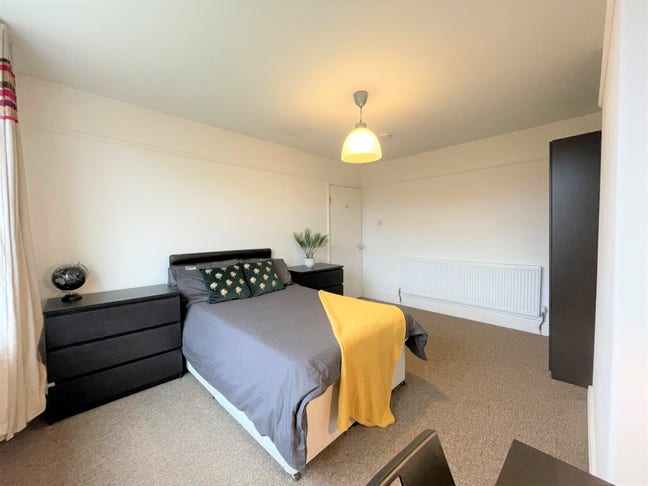 Double Room - Great Location  Main Photo