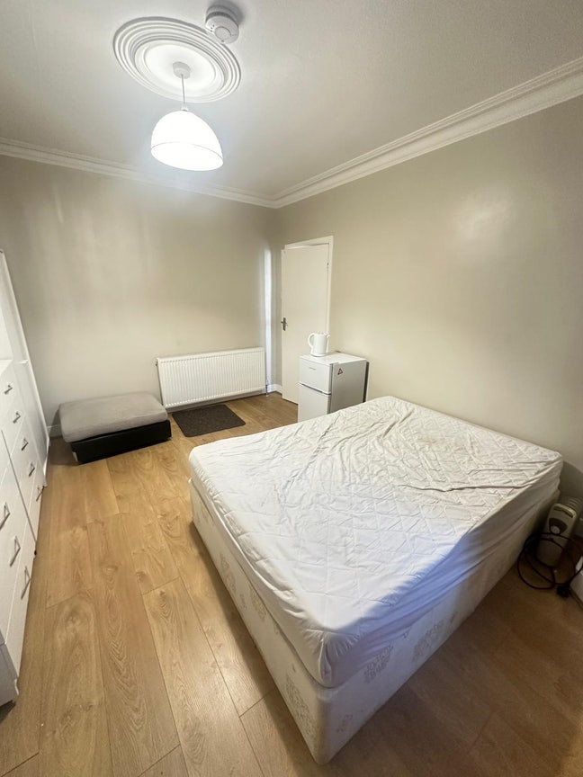 Double Room for Single Person - Harlesden Main Photo