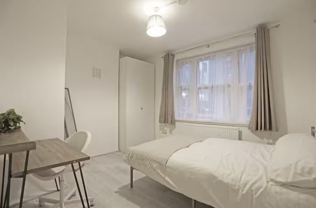 Modern Double Room – Bethnal Green, Zone 2  Main Photo