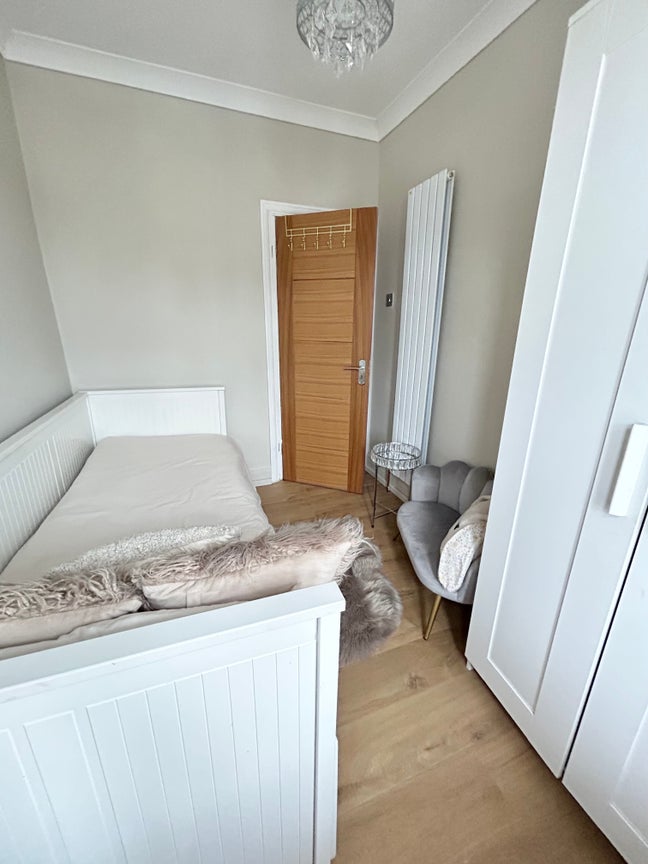 Newly furnished single room - Goodmayes Main Photo