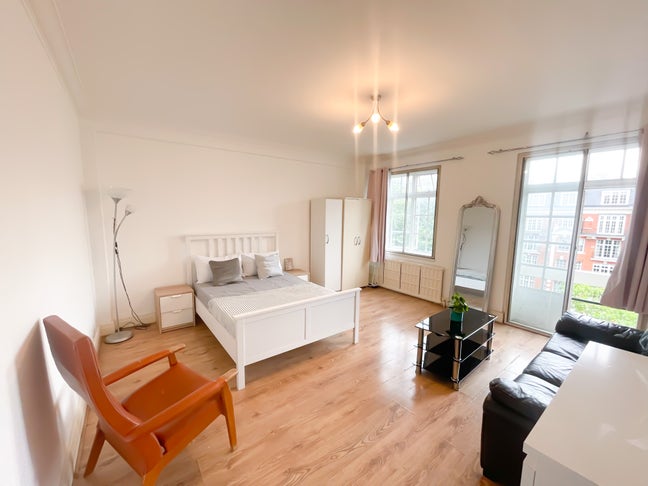 ✨ Cozy & Amazing Room in Florence Court 🏡 Main Photo