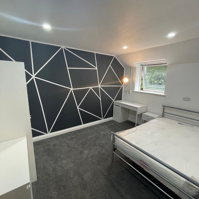 All Inclusive Room Available on Norfolk Park! Main Photo