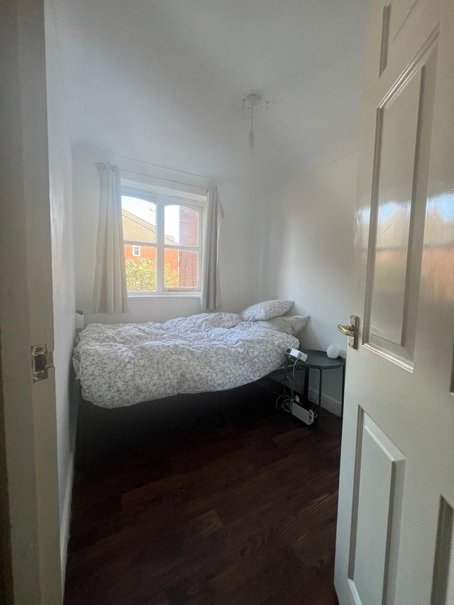 Single room in house share with cats! Main Photo