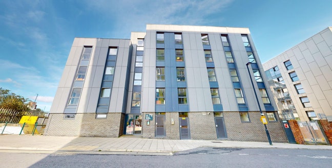 Tenancy takeover £9588 for the year  Main Photo
