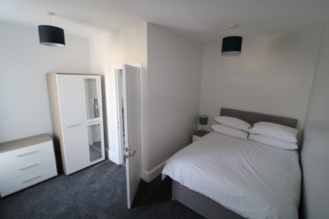 Beautiful room available Main Photo