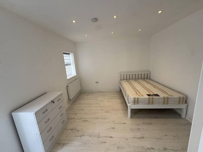 🏠 Bright Ensuite Room · Near Arsenal Station 🌿 Main Photo