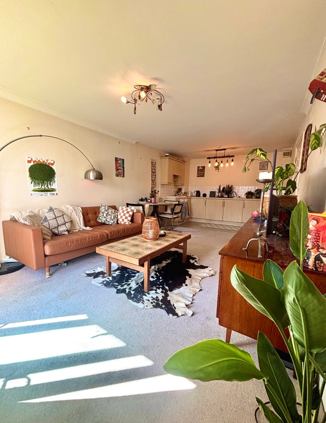 Double Room w/ Free Parking Near Tram & Canal Main Photo