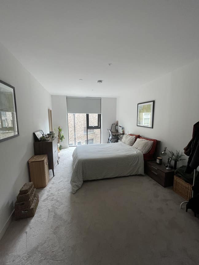 Spacious Room with En-Suite in Vibrant Community Main Photo
