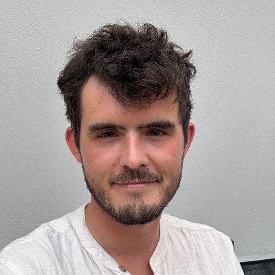 Linguist Seeks Flat in London! Main Photo