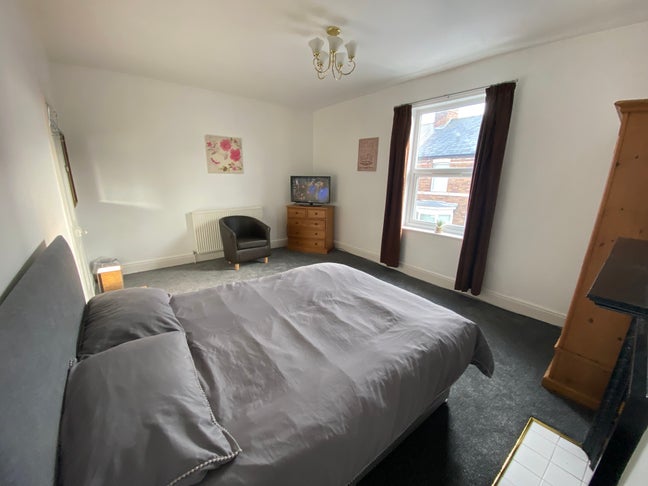 Coming soon - large double room  Main Photo