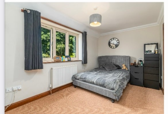 Bright King sized room with ensuite Main Photo