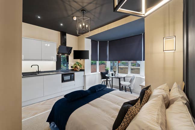 Stylish Studio apartments close to city & hospital Main Photo