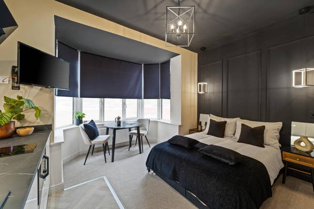 Stylish Studio Apartments, quiet road near City Main Photo