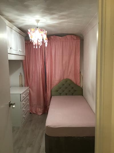 Lovely Single Room  Main Photo