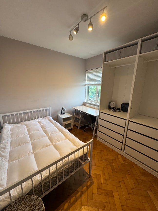    double  room  free  parking  MALE  preferred Main Photo