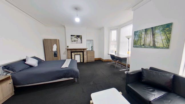 Huge Double Room with ALL bills included Main Photo
