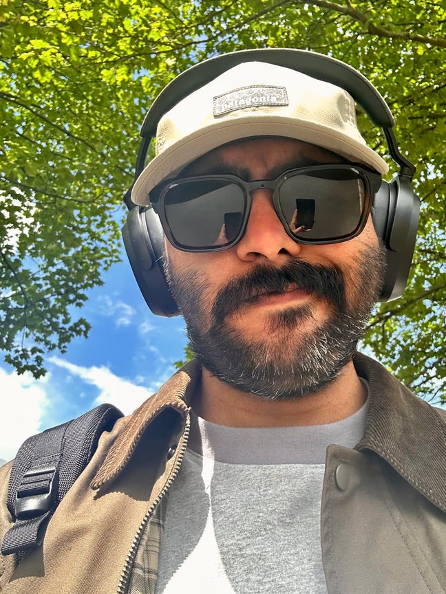 Tidy Professional Seeking Short-Term Main Photo