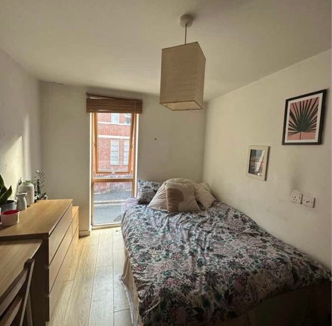 Double bedroom available in Clapham Main Photo