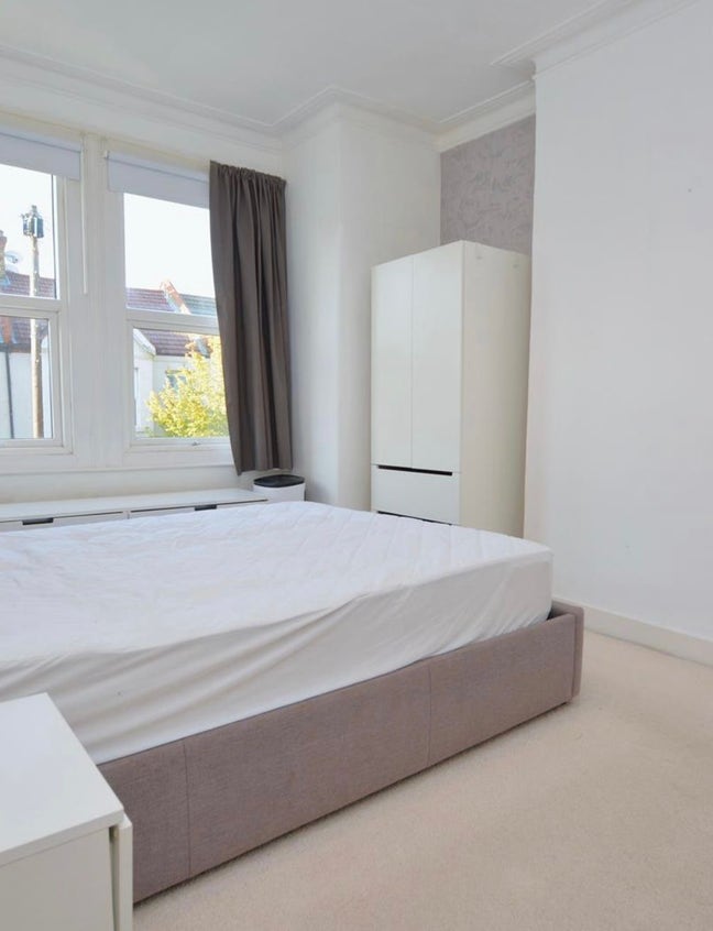 LARGE Room & Office - Colliers Wood  Main Photo