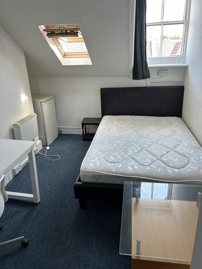 Central Brighton - Sunny Room in Shared Flat Main Photo